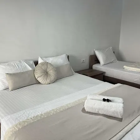 Palace 3*